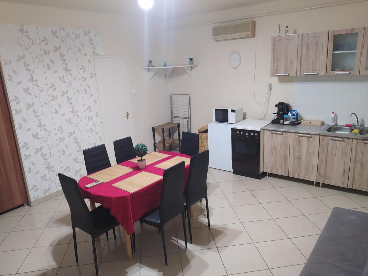 Pingpong Apartman Soltvadkert Luaran gambar