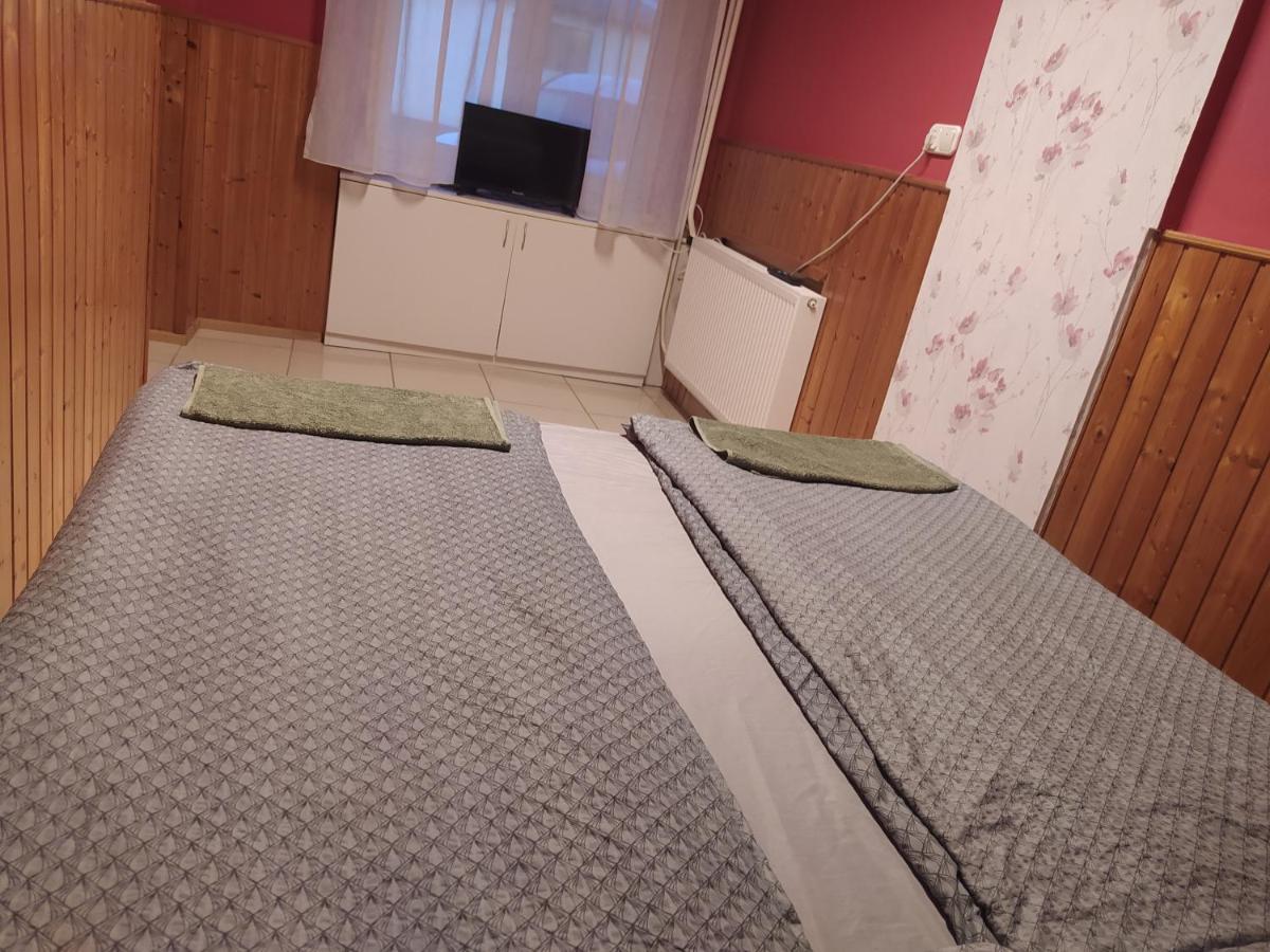 Pingpong Apartman Soltvadkert Luaran gambar