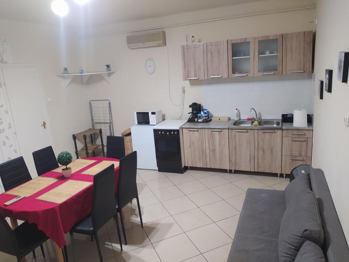 Pingpong Apartman Soltvadkert Luaran gambar