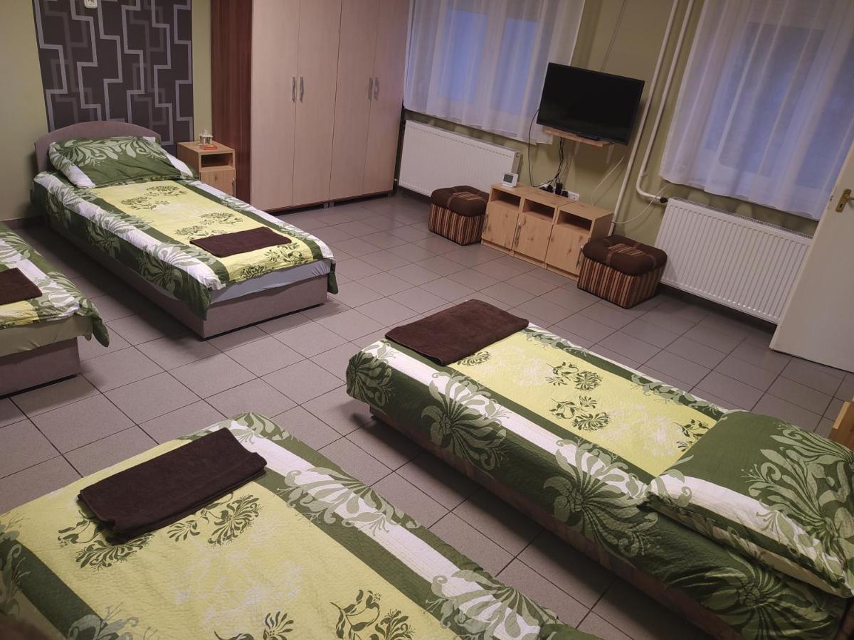 Pingpong Apartman Soltvadkert Luaran gambar